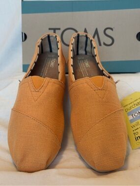 TOMS Orange Canvas Slip On Shoes Size 10 Casual Preppy Coastal